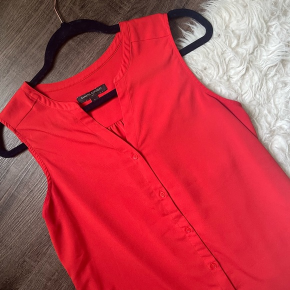 Banana republic button sleeveless orange blouse small polyester v neck - Picture 9 of 9